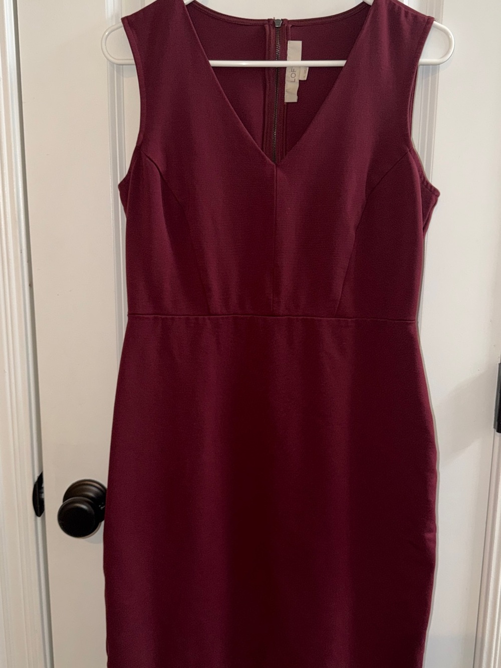 LOFT Burgundy Sleeveless V-Neck Sheath Dress – Size 4